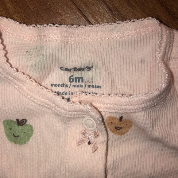 Baby girl, six month button front onesie - Picture 2 of 4